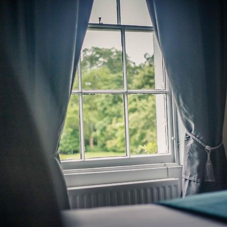 Caistor Hall Arminghall 외부 사진