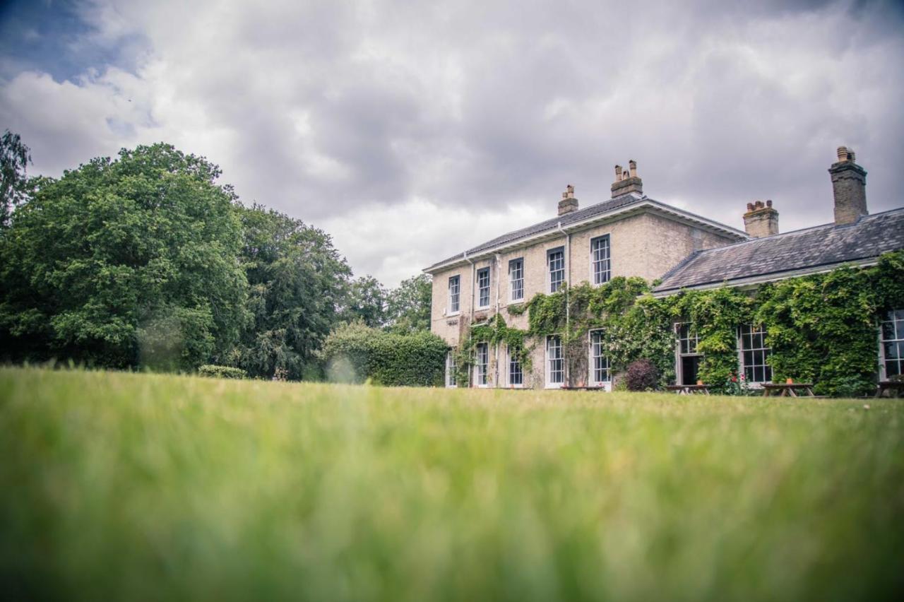 Caistor Hall Arminghall 외부 사진